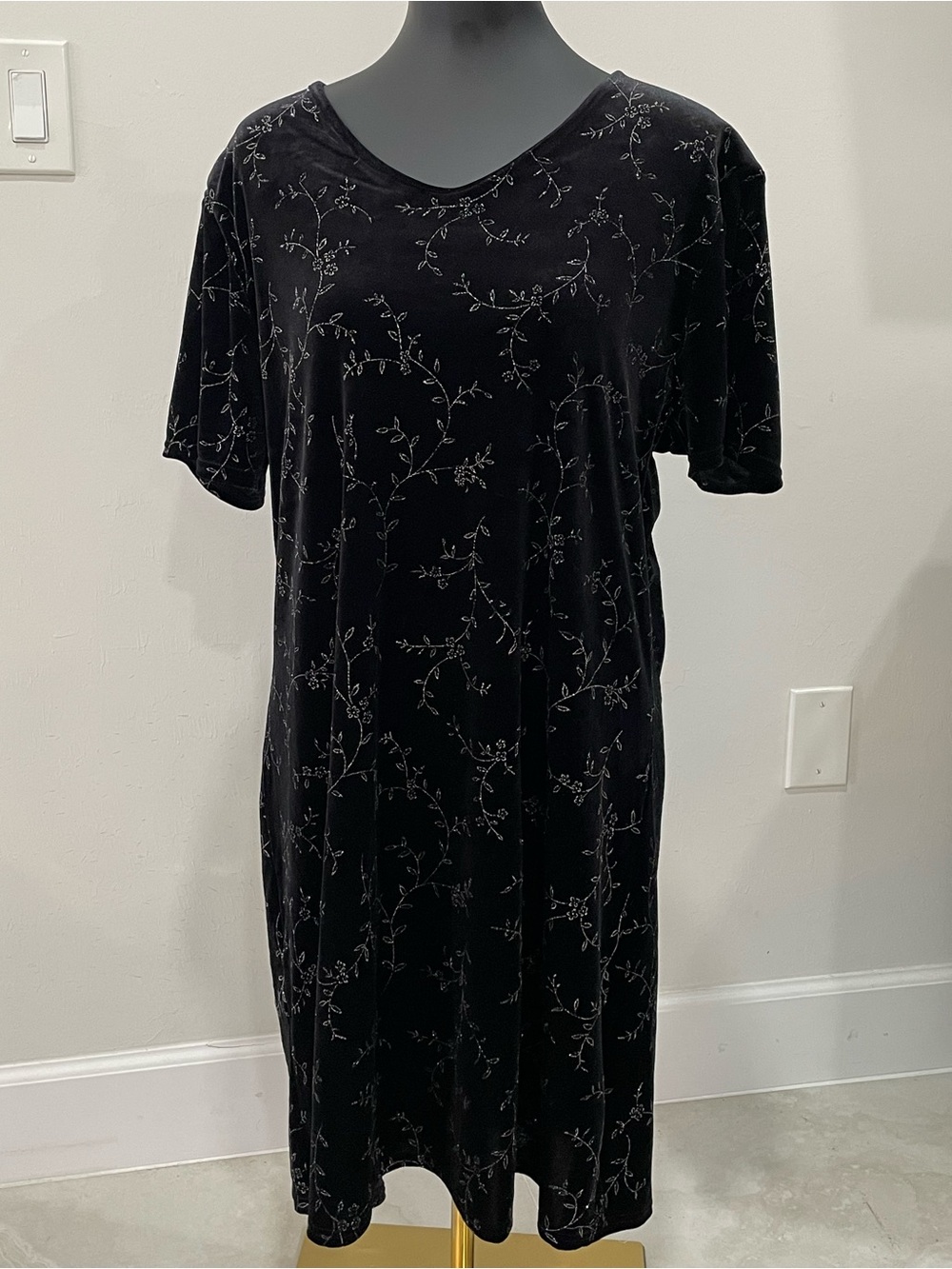 Jacqueline Ferrar Whimsigoth Black Velvet Dress Metallic Shimmer Floral 16